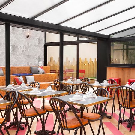 Hotel Izzy Issy-les-Moulineaux Bagian luar foto