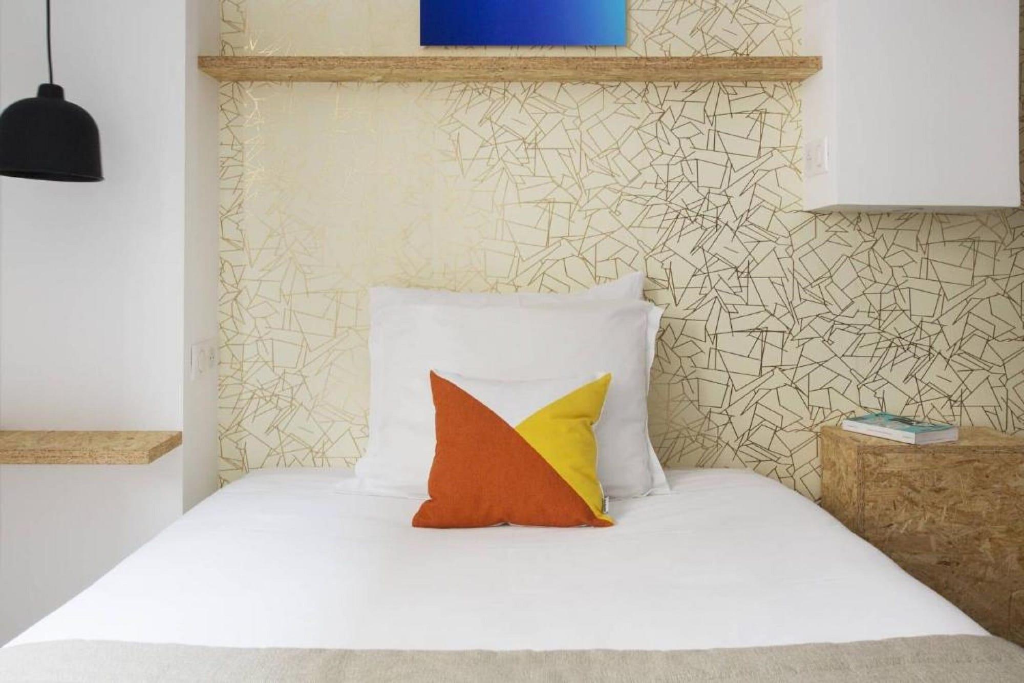 Hotel Izzy Issy-les-Moulineaux Bagian luar foto