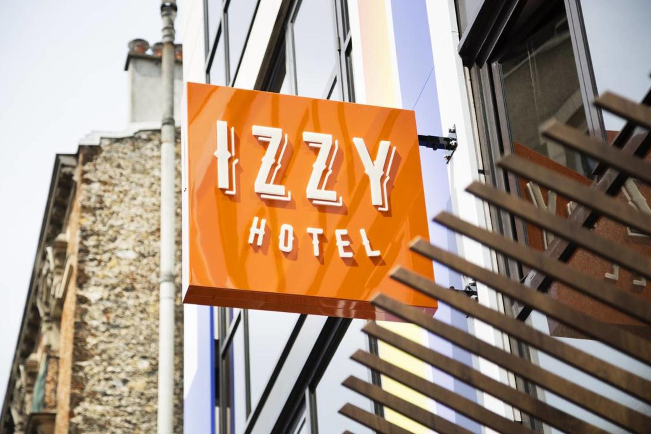 Hotel Izzy Issy-les-Moulineaux Bagian luar foto