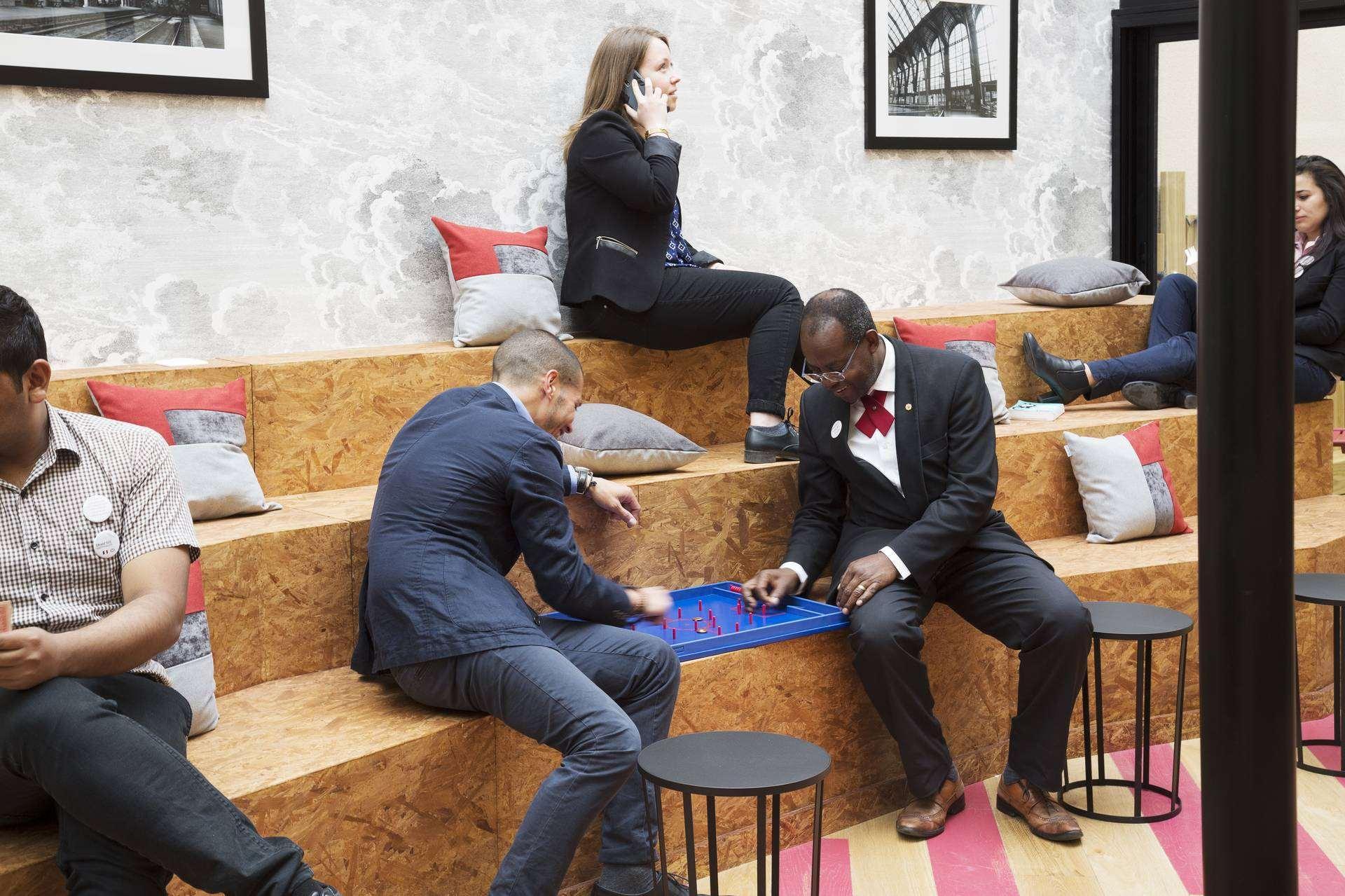 Hotel Izzy Issy-les-Moulineaux Bagian luar foto
