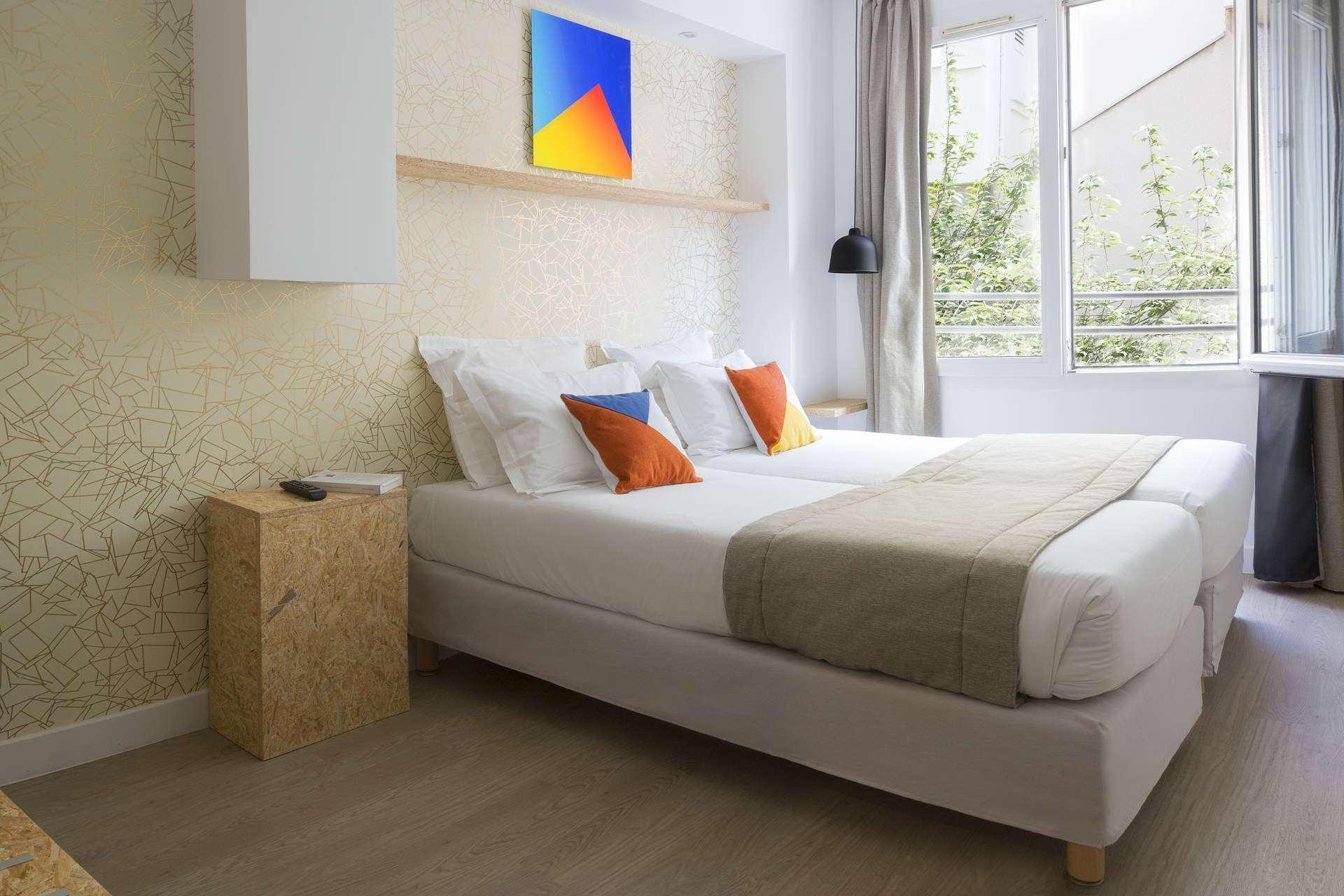 Hotel Izzy Issy-les-Moulineaux Bagian luar foto