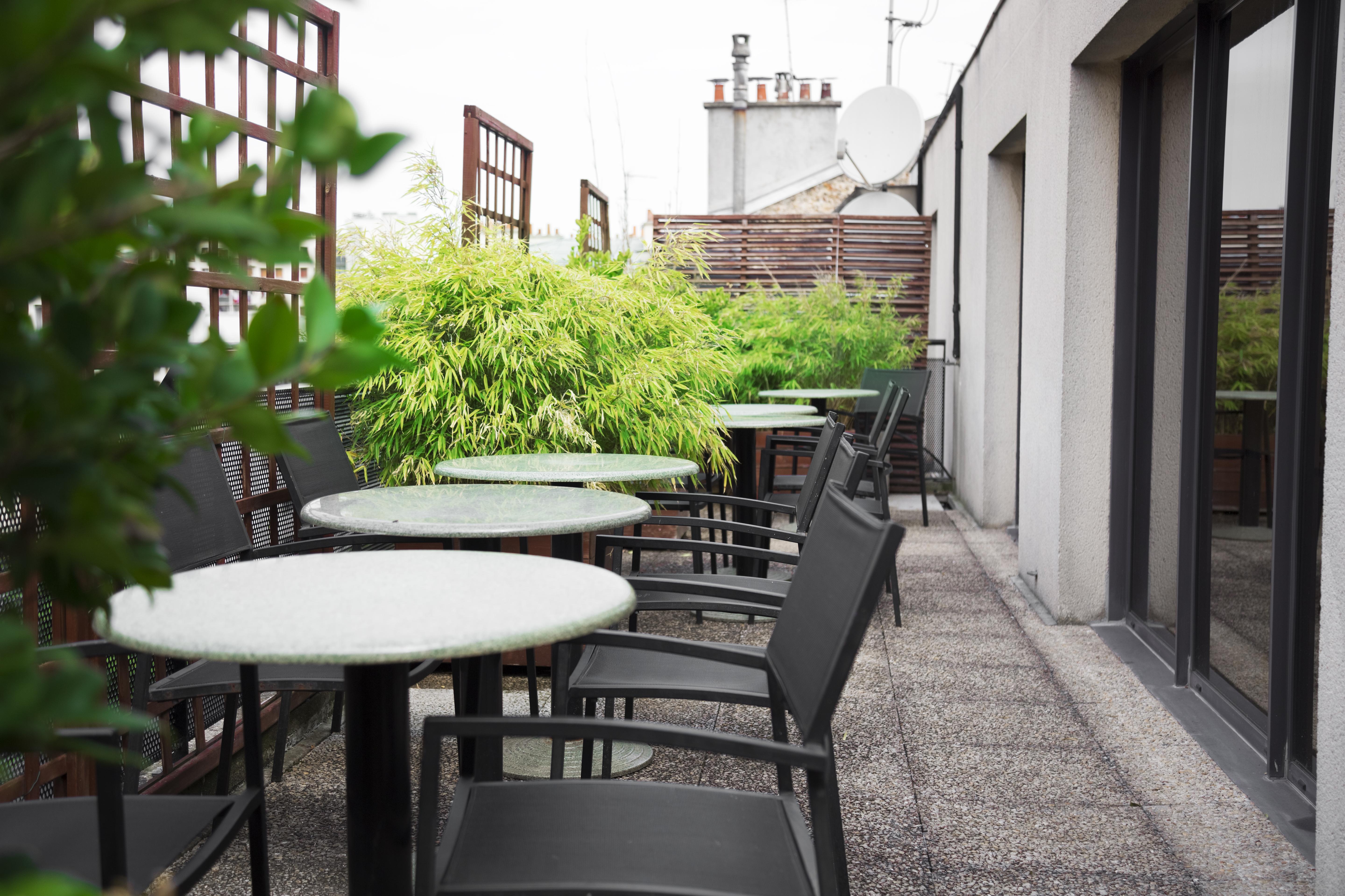 Hotel Izzy Issy-les-Moulineaux Bagian luar foto