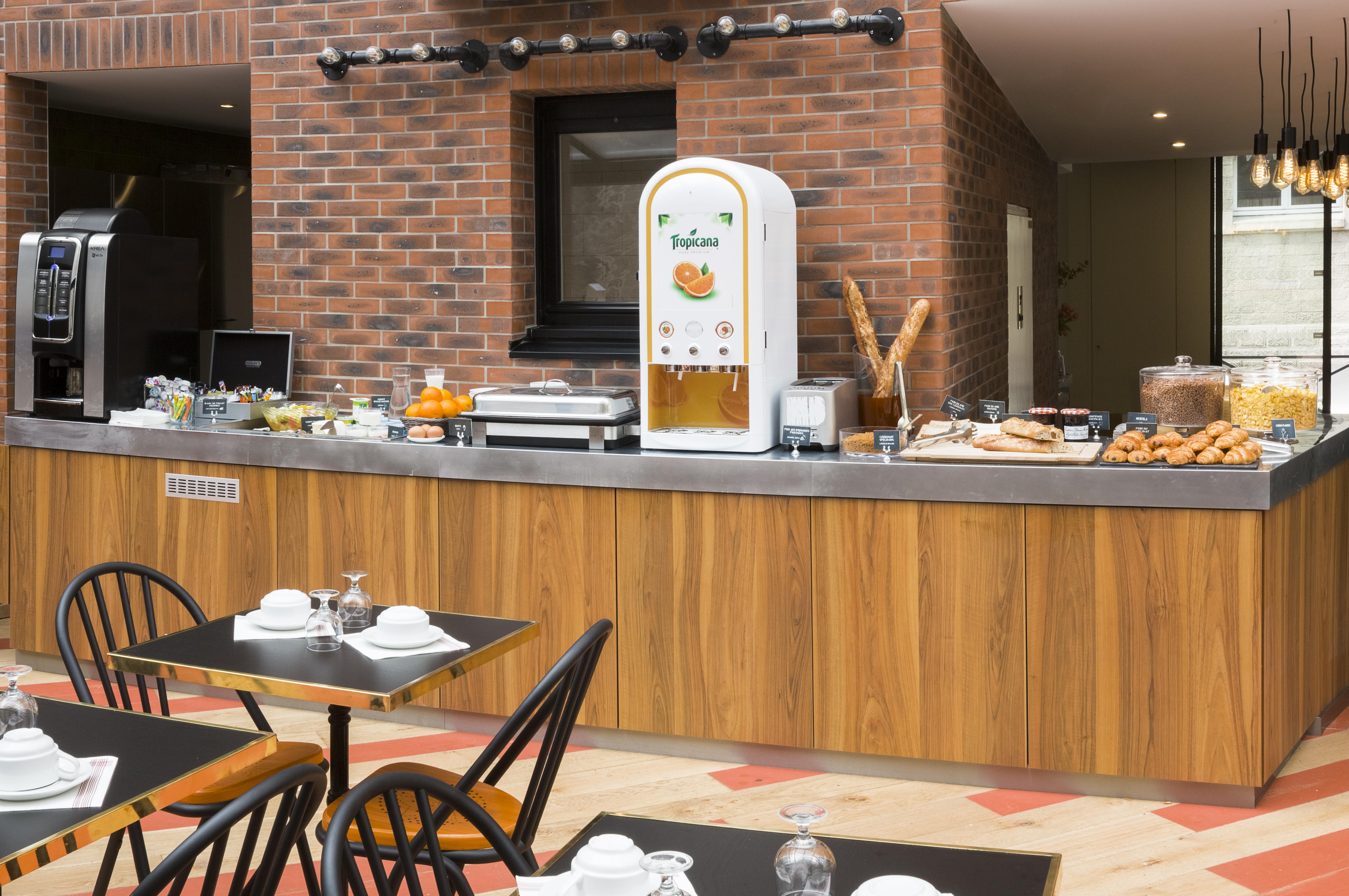 Hotel Izzy Issy-les-Moulineaux Bagian luar foto