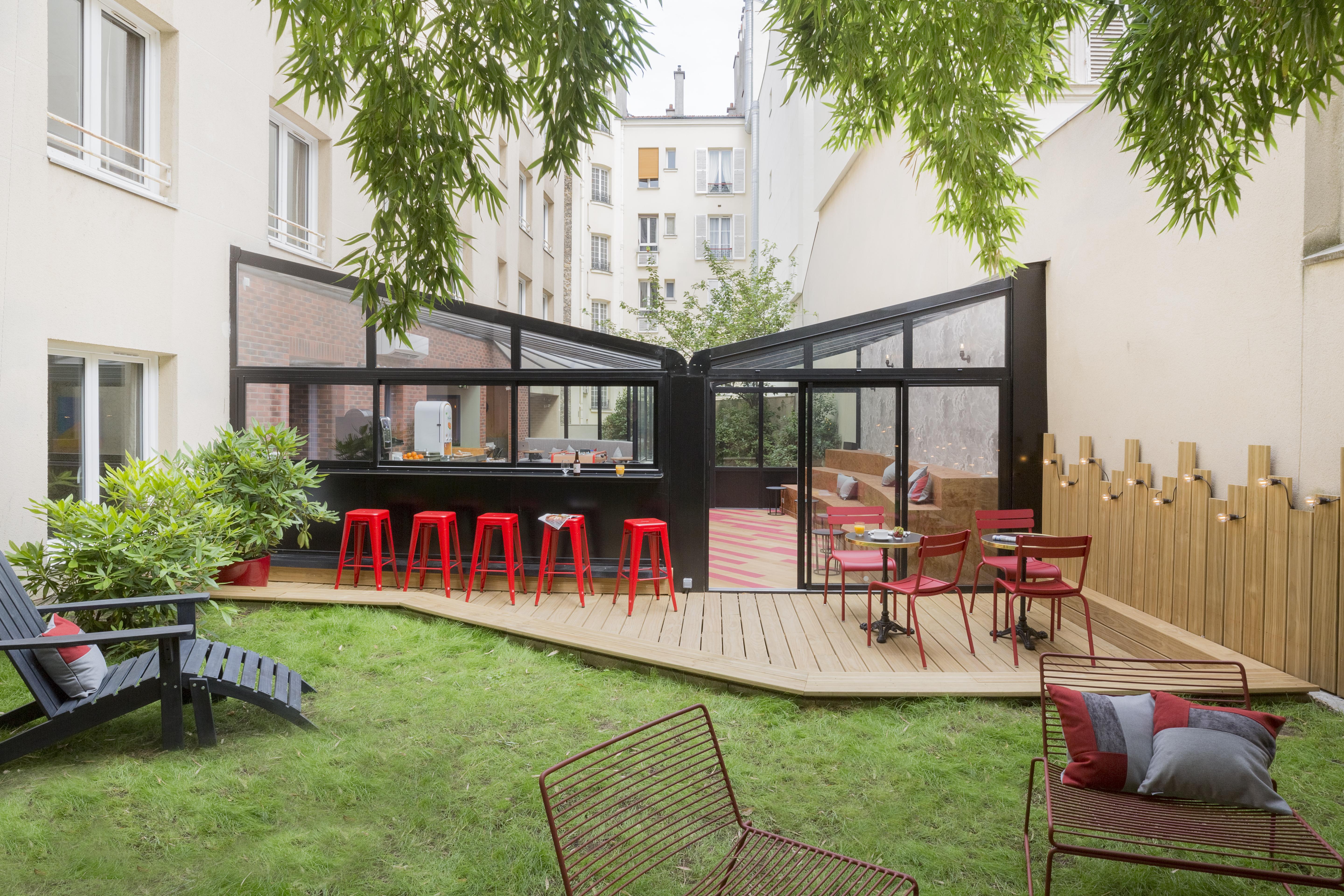Hotel Izzy Issy-les-Moulineaux Bagian luar foto