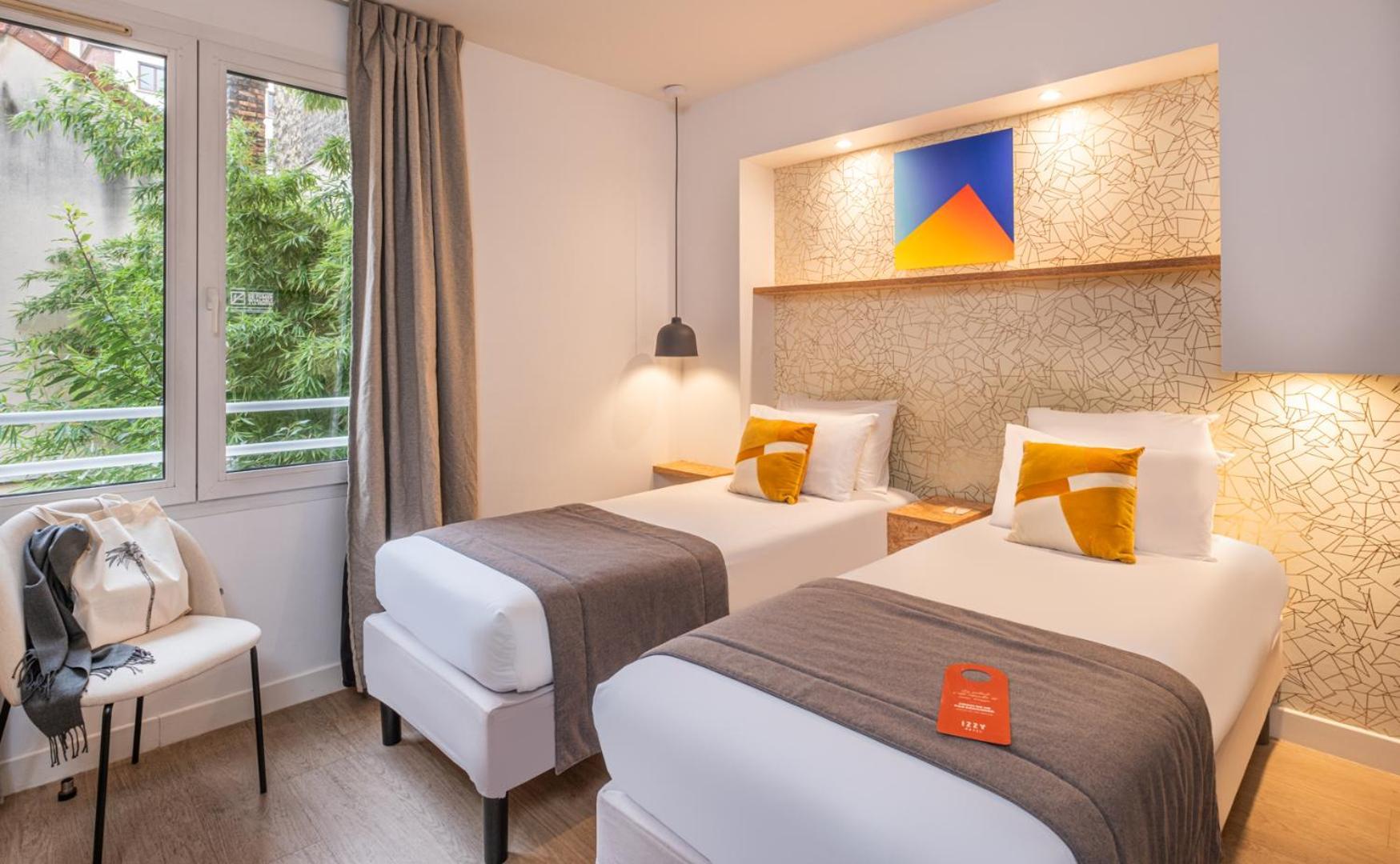 Hotel Izzy Issy-les-Moulineaux Bagian luar foto
